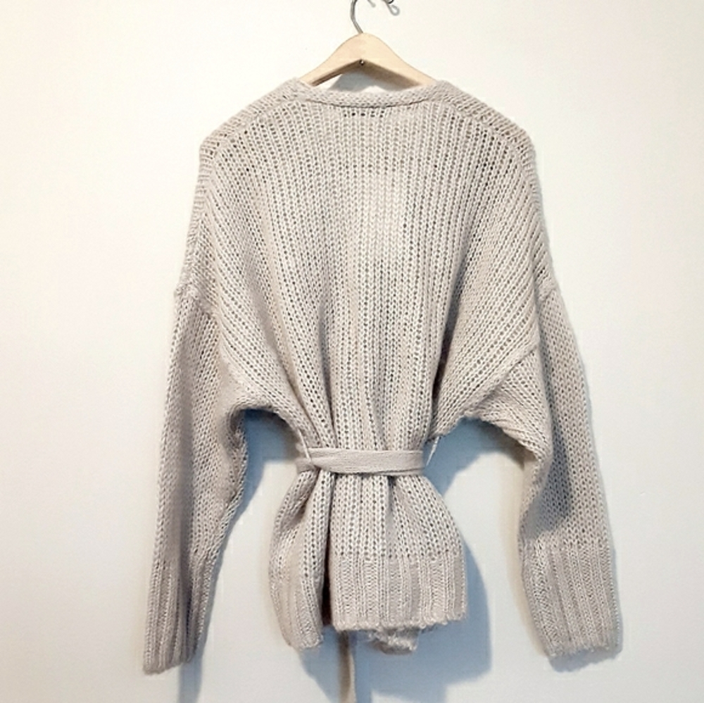 New ZARA Light Gray Mohair Sweater Cardigan - Picture 4 of 6